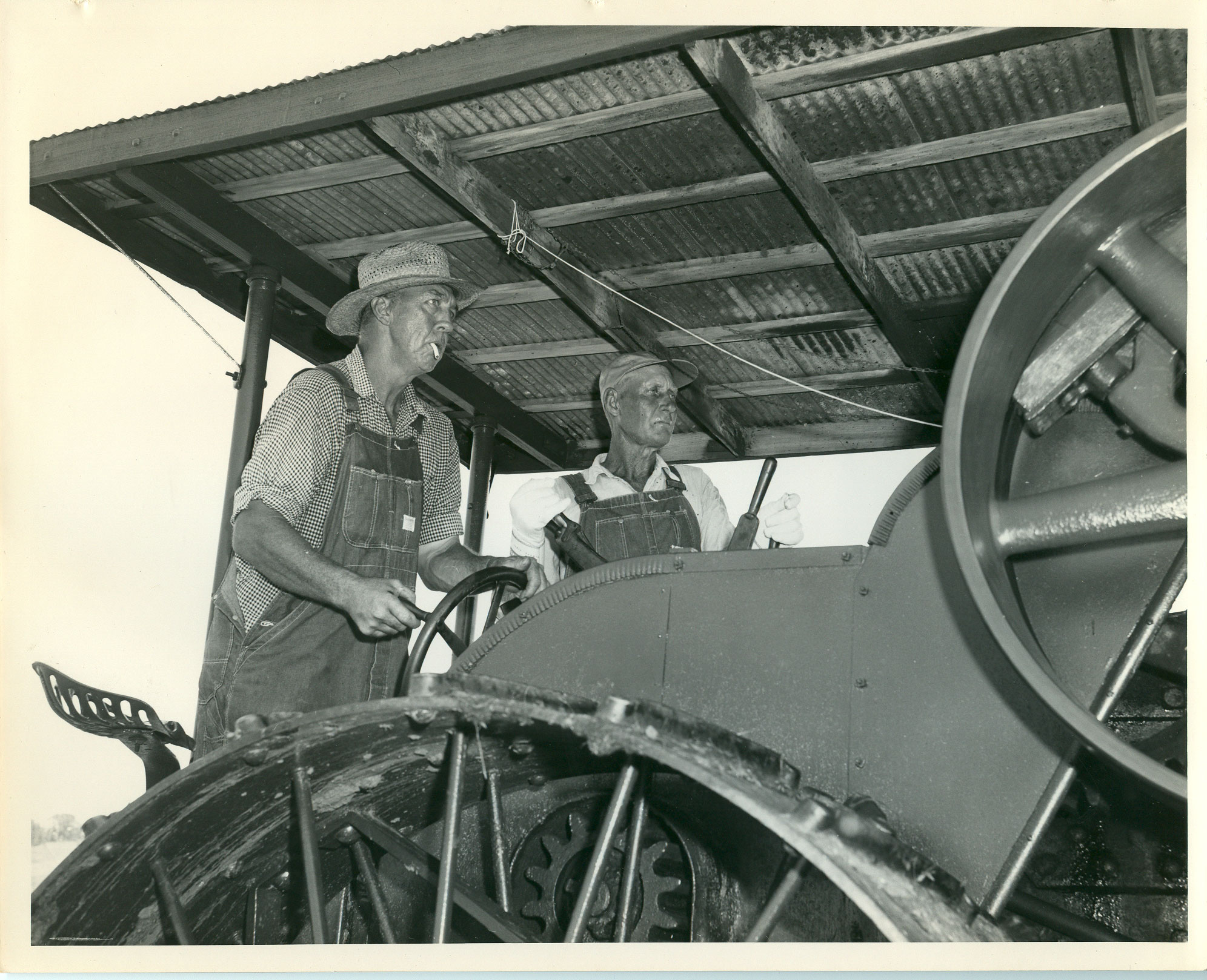 Threshing bee offers glimpse of past News, Sports, Jobs Lawrence